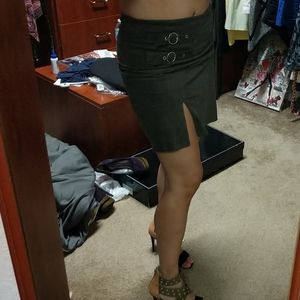P.O.S.H. Olive Skirt L